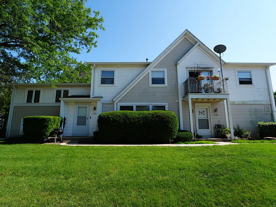 1204 Inverrary Ln #-