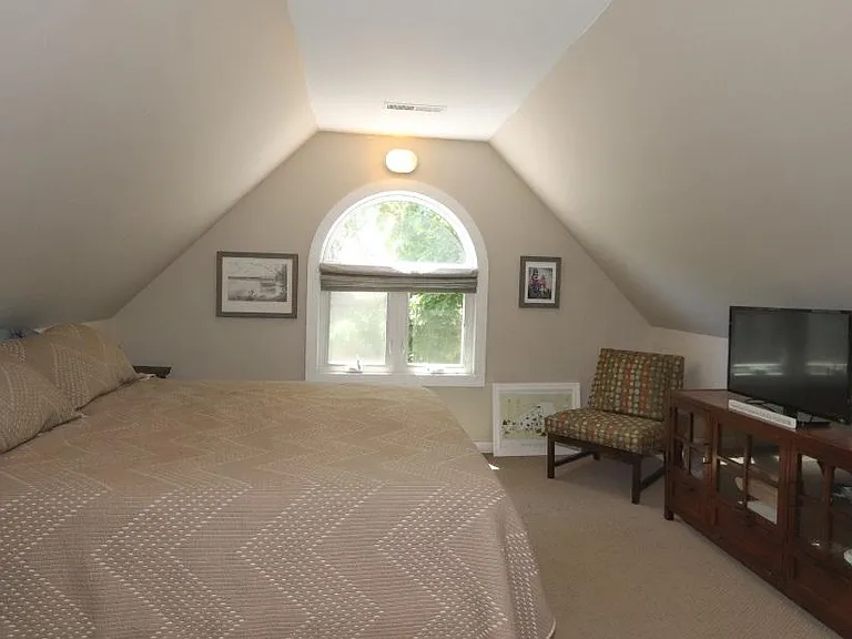 916 Pleasant St #2 — Photo 18