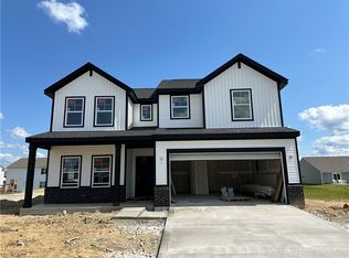 614 Lois Ln, London, OH 43140