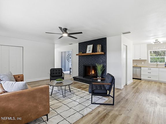 4th image of 980 SW 105TH Street