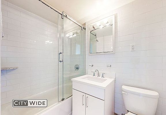 4th image of 145 E 16th St APT 16f