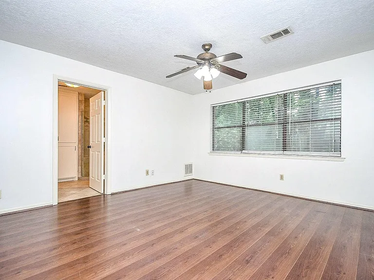 6702 Spring Leaf Dr — Photo 14
