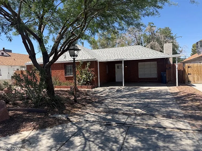 1311 Griffith Ave — Photo 4