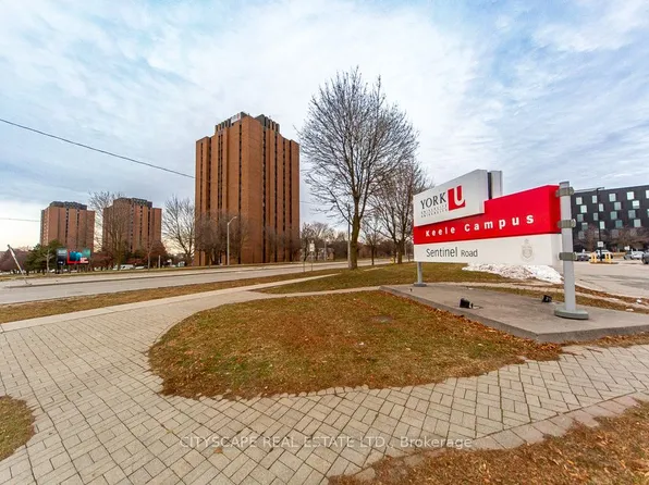 377 Assiniboine Rd, Toronto, ON M3J 0A6