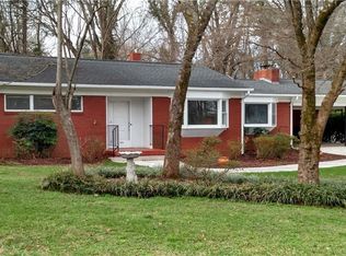 539 Lakeside Dr, Statesville, NC 28677