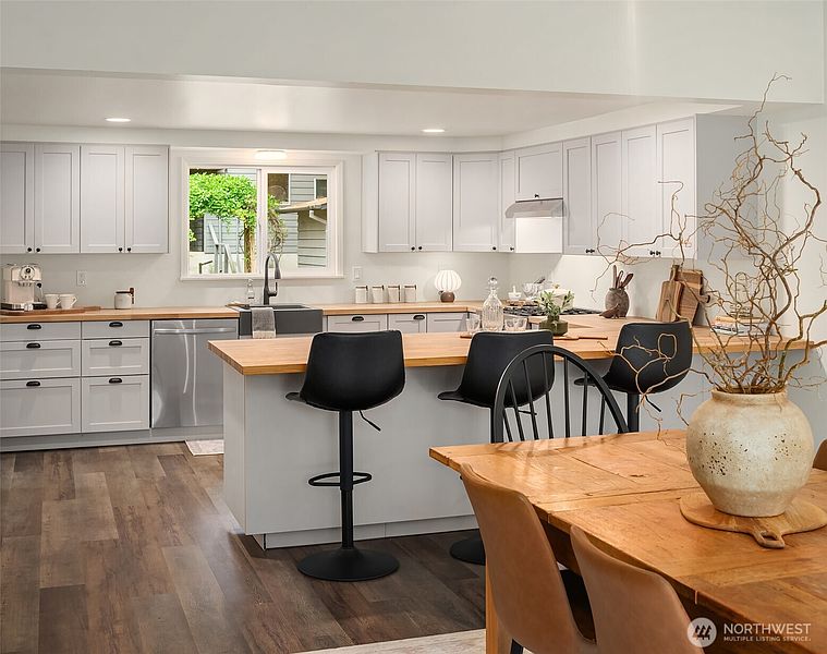 4th image of 10206 SW Quartermaster Drive