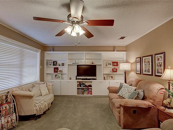 4th image of 2025 Fordham Ln