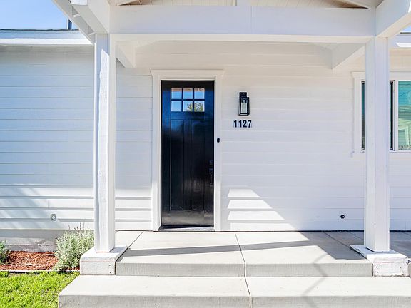 3rd image of 1127 N Sierra Bonita Ave
