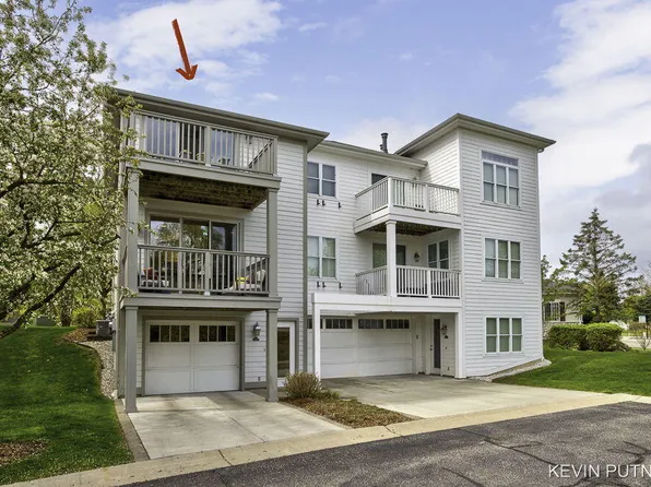 221 Outlook Dr, Douglas, MI 49406