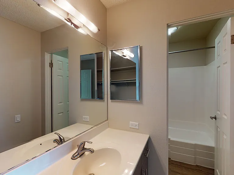 Eight 80 Newport Beach — Photo 109