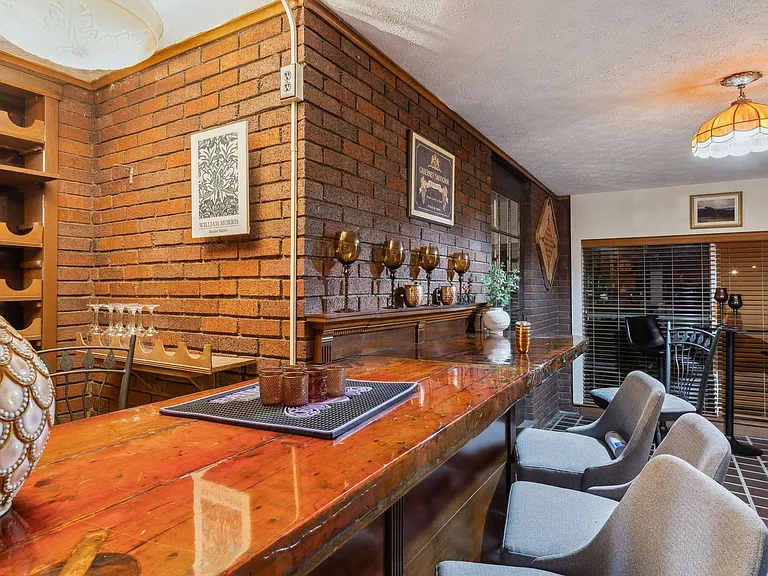 Building's Lounge
