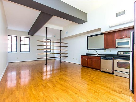 4th image of 237 Granby St Unit 31