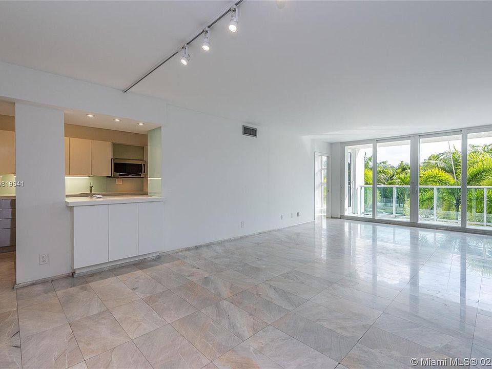 1st image of 100 Bayview Dr APT 222