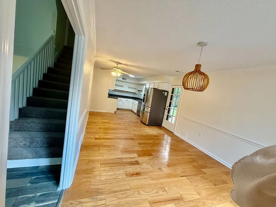 4 bed, 2.5 bath, 2059 sqft, $2,195 — Photo 4