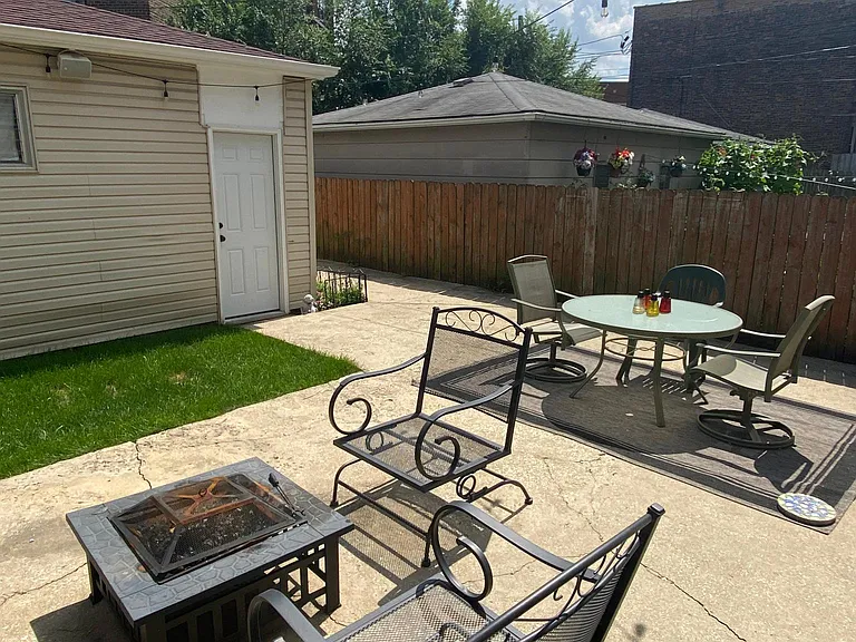 3027 N Davlin Ct #2 — Photo 26