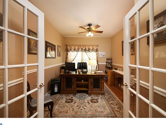 3rd image of 446 Glenturret Way