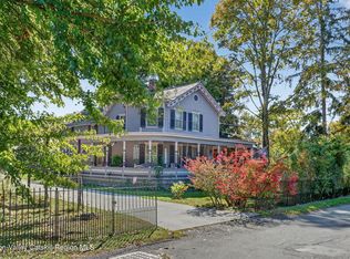 4 Railroad Ave, Staatsburg, NY 12580