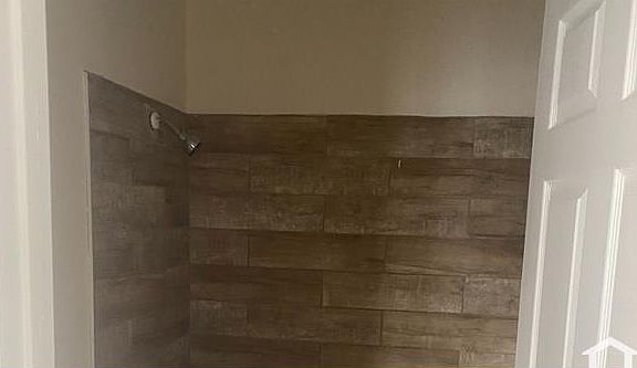 4th image of 1811 W 5th St APT 303