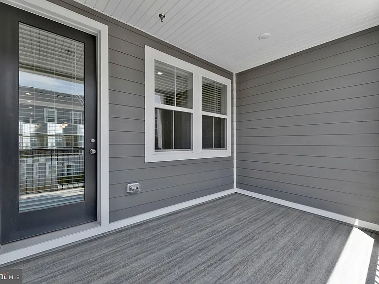 9670 Swallowtail Ln — Photo 38