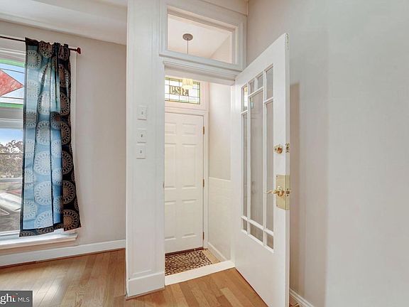 2nd image of 3129 Fleet St