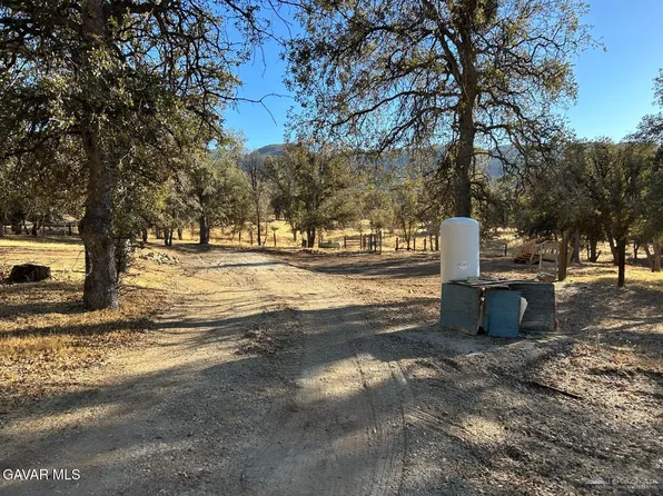 19777 Country Oaks St, Tehachapi, CA 93561