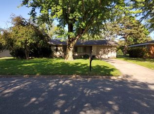 905 S 22nd St, Rogers, AR 72758