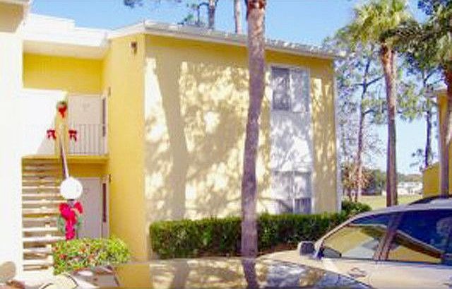 1st image of 580 Fairways Cir #B