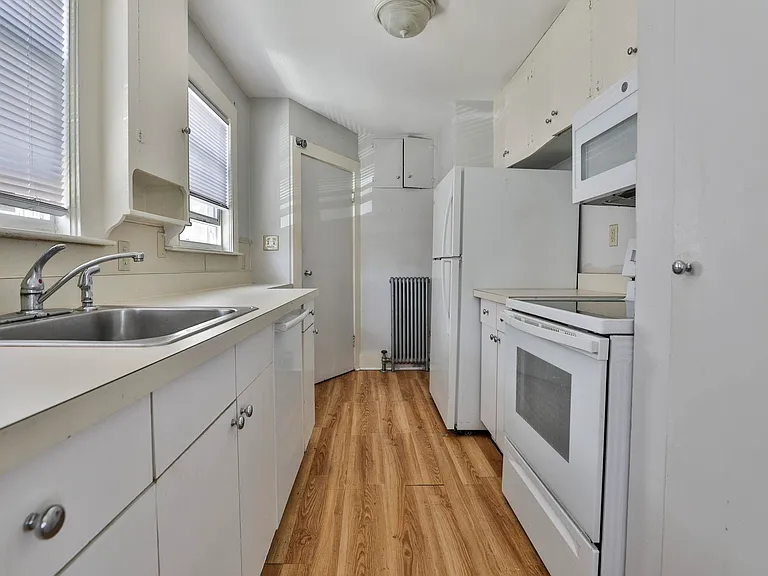 1 Oak St — Photo 11