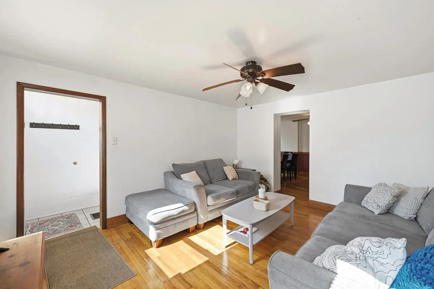 4 bed, 2.0 bath, 1786 sqft, $3,762 — Photo 3