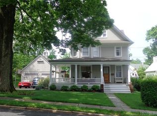 8 Great Oak Ln, Pleasantville, NY 10570