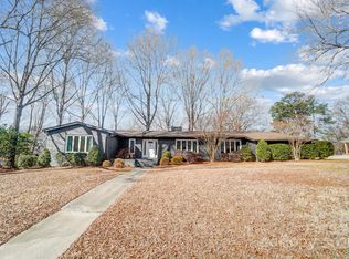 1139 Shady Bluff Dr, Charlotte, NC 28211