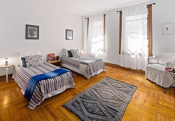 3rd image of 408 Saint Johns Pl APT 4C