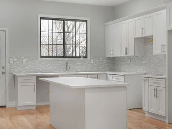5th image of 597 E 164th St #A