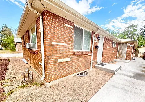 13626 E 13th Pl Photo 1