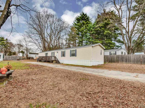 13 Debra Avenue, Raymond, NH 03077