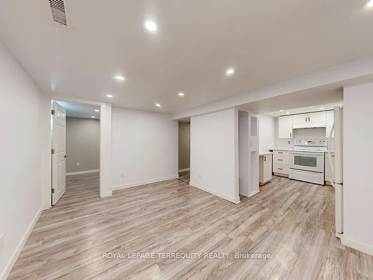 77 Glenburn Ave — Photo 25