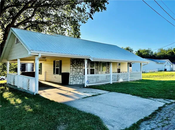 406 Denning St, Richmond, MO 64085