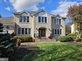 5 Glenbrook Ct, Lawrence Township, NJ 08648