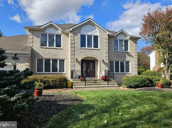 5 Glenbrook Ct, Lawrence Township, NJ 08648