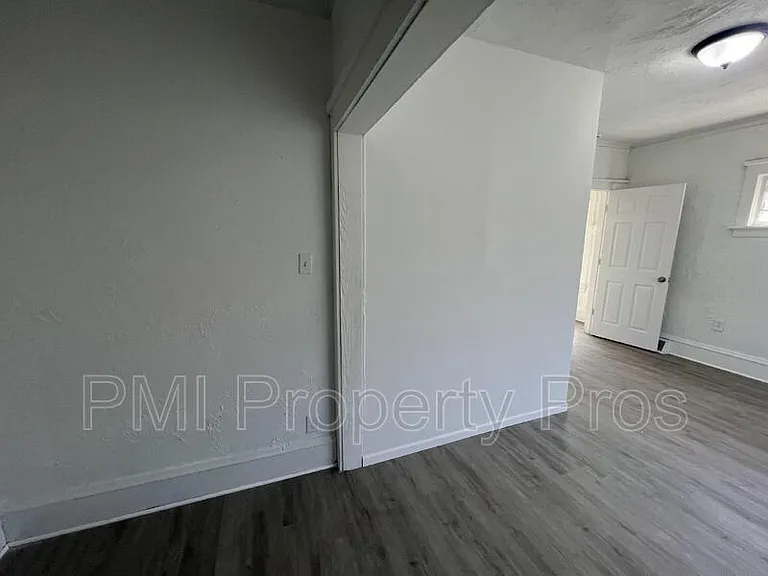3284 N 30th St — Photo 27