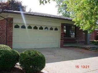 13730 Heritage Rd, Sterling Heights, MI 48312