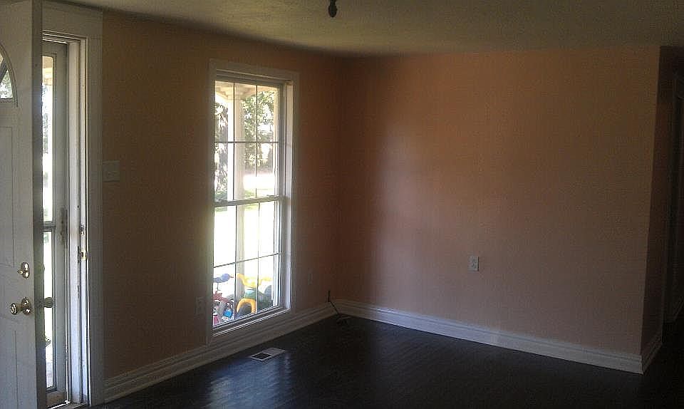 2nd image of 3060 Edgewood Rd