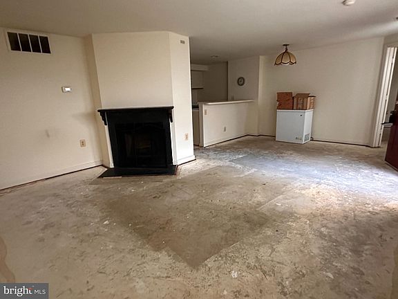 3rd image of 4451 Pembrook Village Dr #146