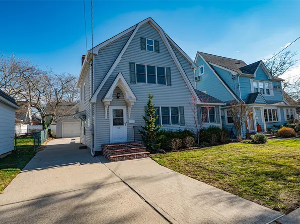 55 Campbell Avenue, Williston Park, NY 11596
