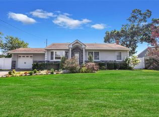 66 Reeves Ave, Farmingdale, NY 11735