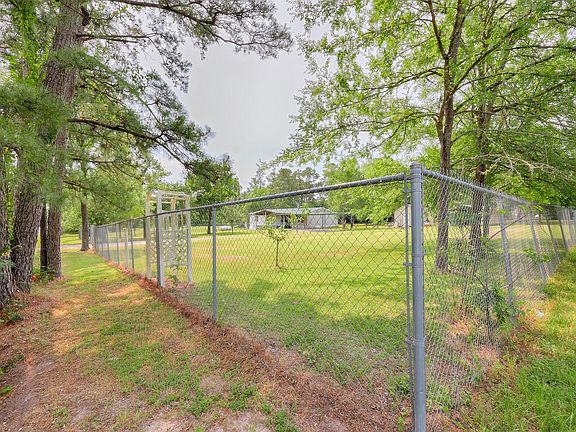 4th image of 18 McCrory Dr