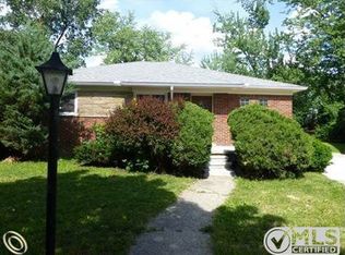 24320 Geneva Ave, Oak Park, MI 48237