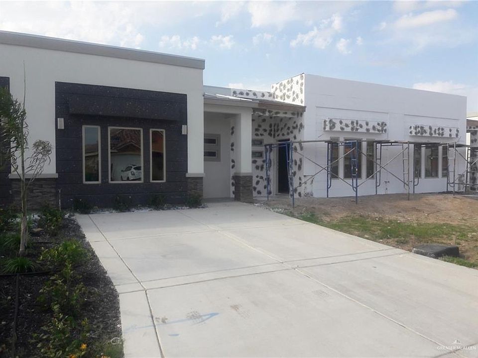 1st image of 4 Townhouses New Orleans Cir