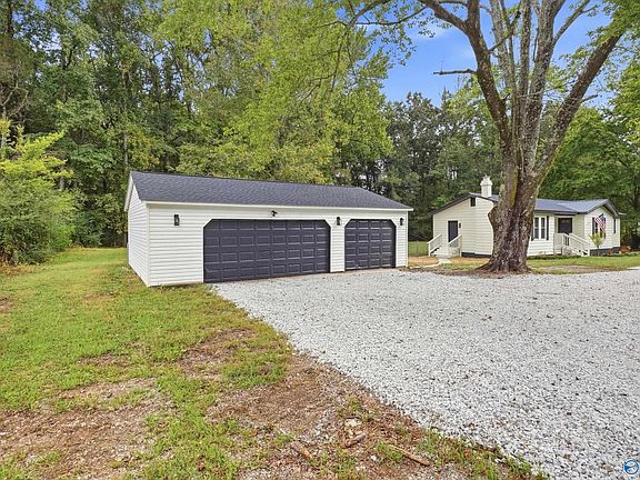 4th image of 345 Hoover Cir