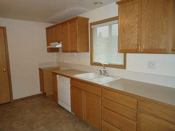 4th image of 4802 75th Ave NE
